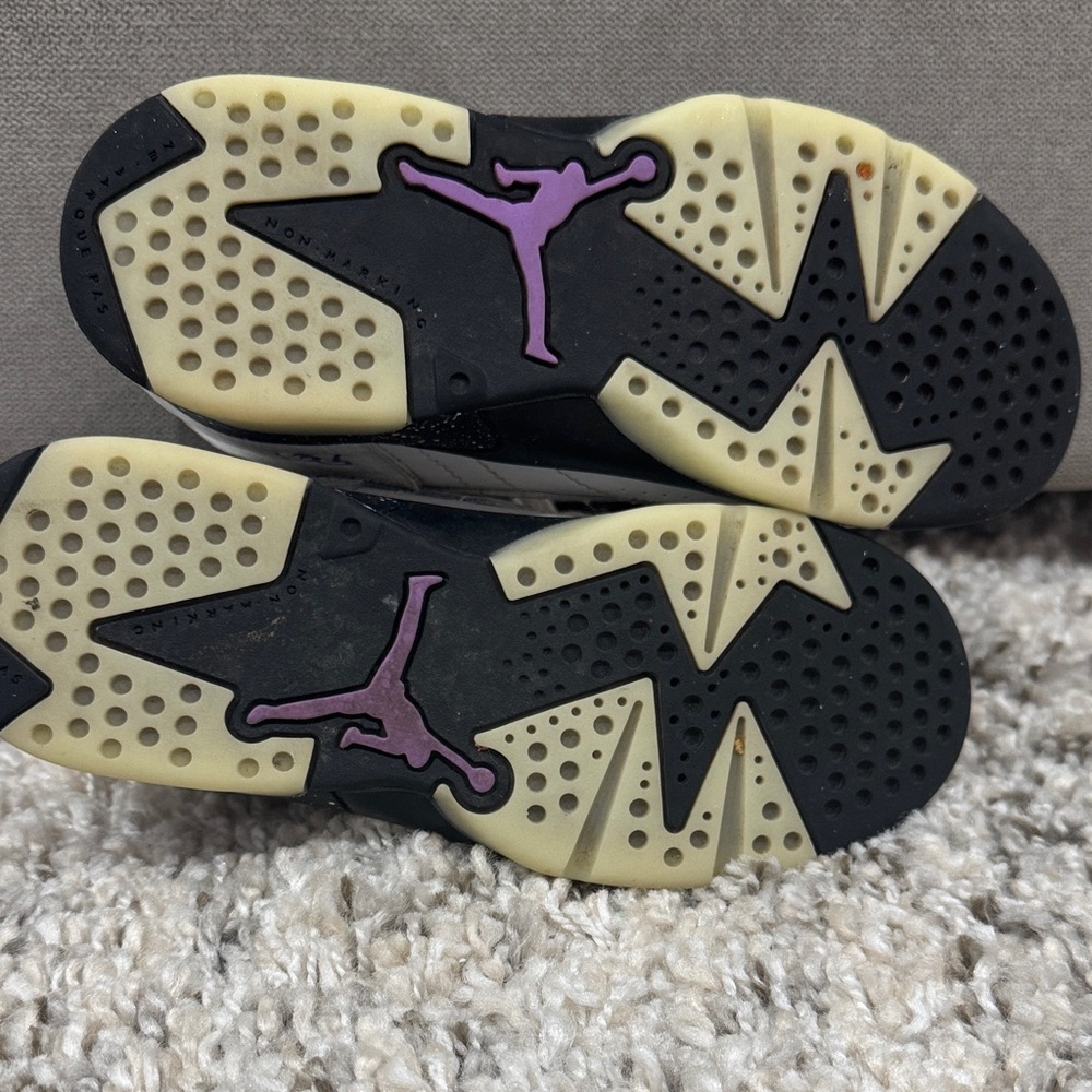 SOLD Kids White and Purple Jordans - Picture 4 of 5